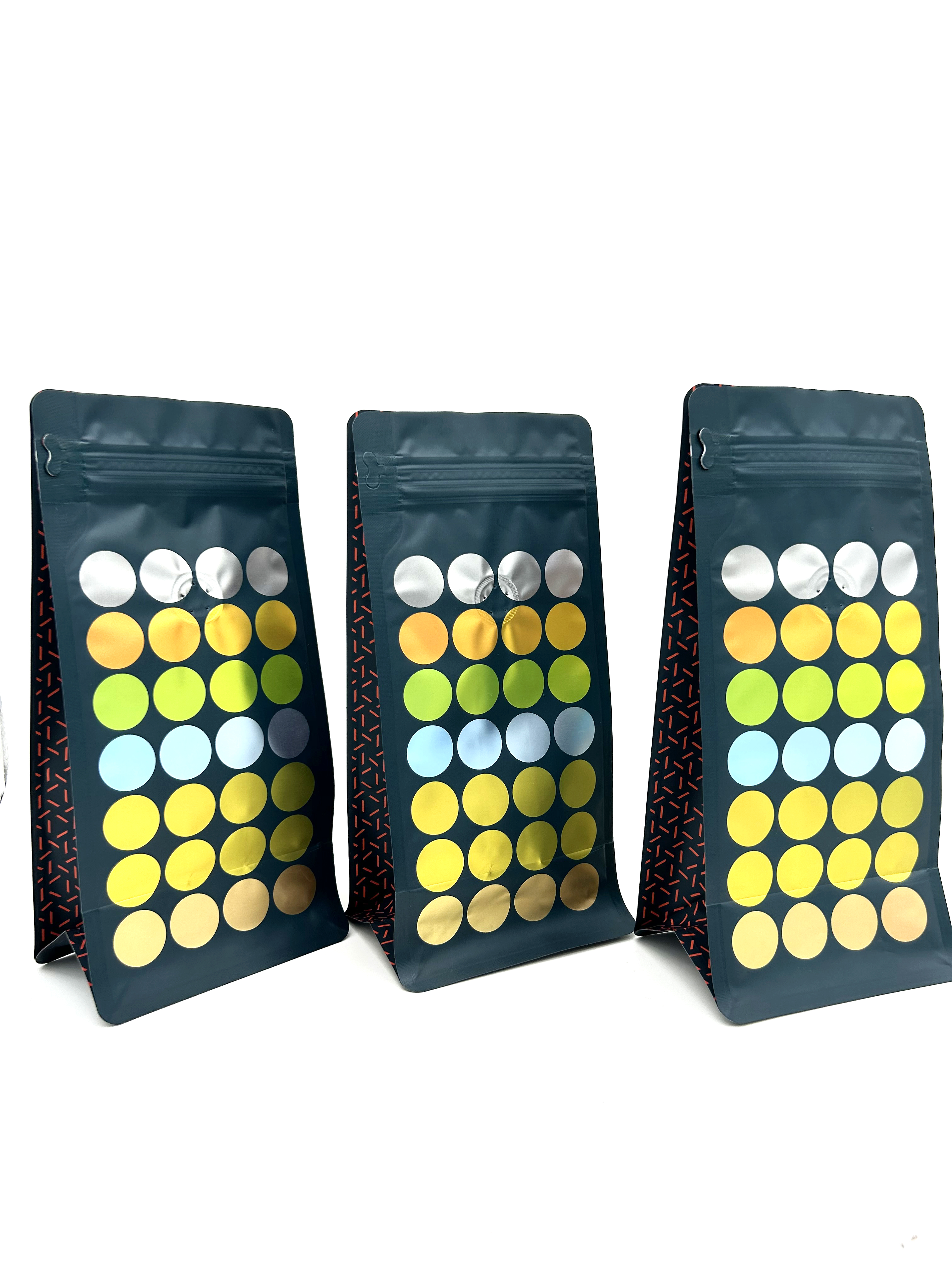 Pochette à café debout en plastique à fond plat, emballage de grains de café, sac noir givré à fermeture éclair avec Valve, 250g 500g 1kg