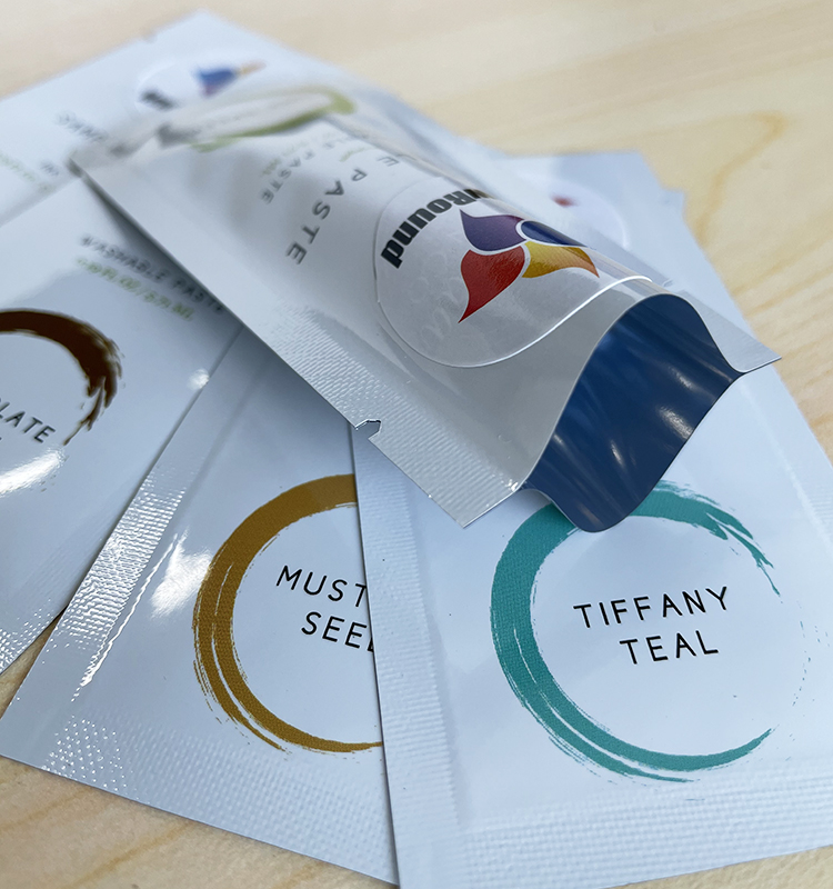 Paquet en plastique imprimé personnalisé, paquet d'échantillon plat à trois joints latéraux, Mini petit sac d'emballage en Mylar