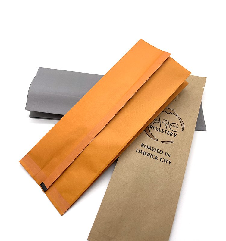 Le petit emballage alimentaire refermable de preuve d'odeur de fermeture éclair de logo fait sur commande tenez le sac de gousset