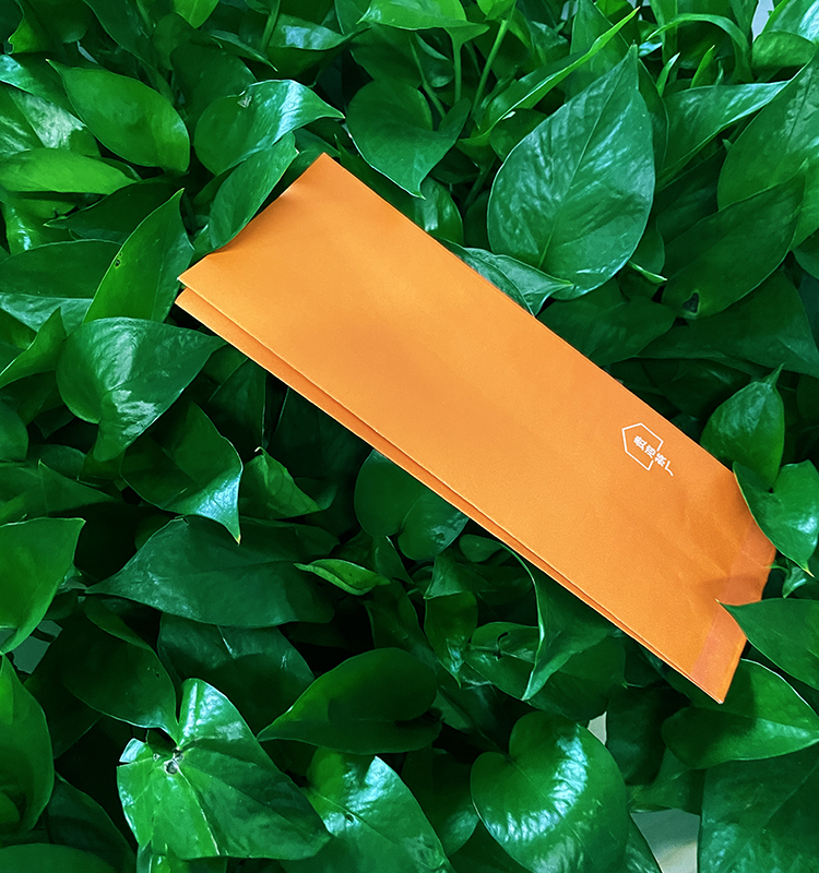 Le petit emballage alimentaire refermable de preuve d'odeur de fermeture éclair de logo fait sur commande tenez le sac de gousset